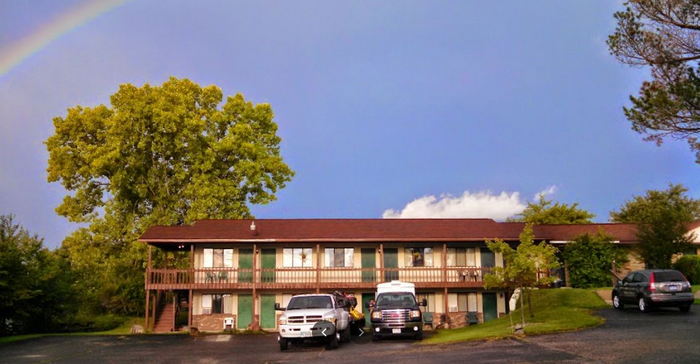 Scenic Motel - Web Listing (newer photo)